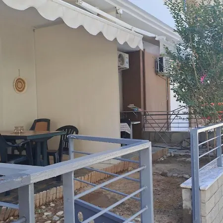Kaza Oasis Villa Ofrinion Exterior photo